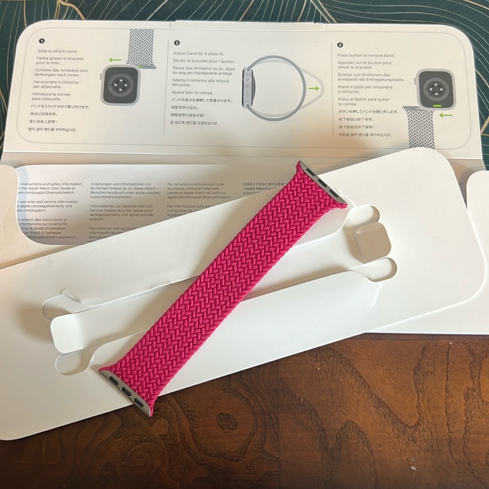 EUC Authentic Apple Raspberry Braided Solo Loop 41mm, Size 3.
